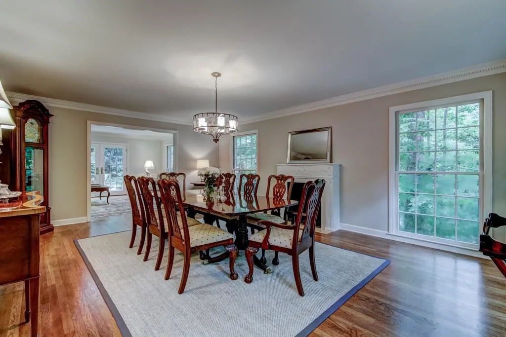 7183 Riverside Drive, Sandy Springs, Georgia 30328, 4 Bedrooms Bedrooms, ,3 BathroomsBathrooms,Residential,Sold,7183 Riverside Drive,5894683