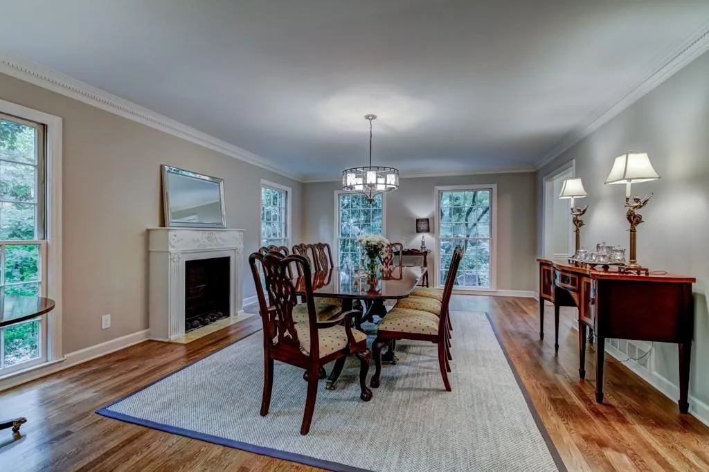 7183 Riverside Drive, Sandy Springs, Georgia 30328, 4 Bedrooms Bedrooms, ,3 BathroomsBathrooms,Residential,Sold,7183 Riverside Drive,5894683