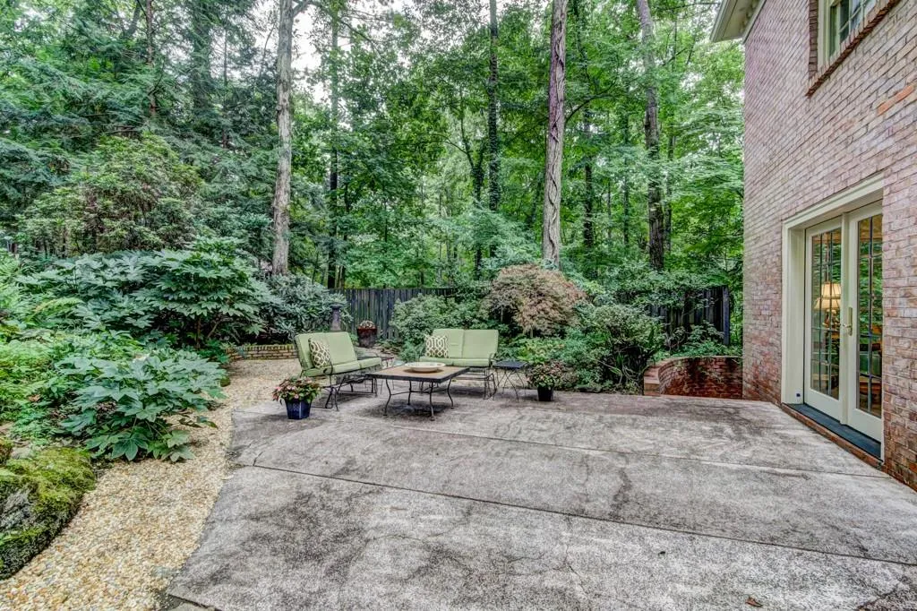 7183 Riverside Drive, Sandy Springs, Georgia 30328, 4 Bedrooms Bedrooms, ,3 BathroomsBathrooms,Residential,Sold,7183 Riverside Drive,5894683