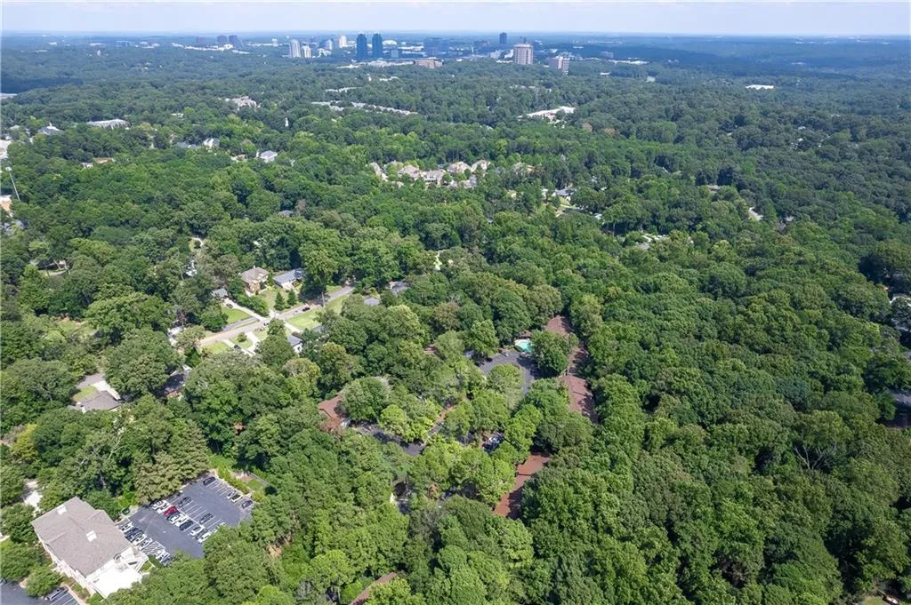 5155 Roswell Road Unit 2, Atlanta, Georgia 30342, 1 Bedroom Bedrooms, ,1 BathroomBathrooms,Residential,Sold,5155 Roswell Road Unit 2,6943653