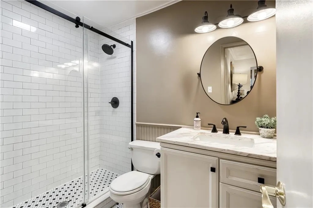 5155 Roswell Road Unit 2, Atlanta, Georgia 30342, 1 Bedroom Bedrooms, ,1 BathroomBathrooms,Residential,Sold,5155 Roswell Road Unit 2,6943653