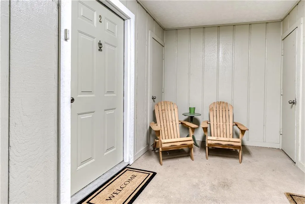 5155 Roswell Road Unit 2, Atlanta, Georgia 30342, 1 Bedroom Bedrooms, ,1 BathroomBathrooms,Residential,Sold,5155 Roswell Road Unit 2,6943653