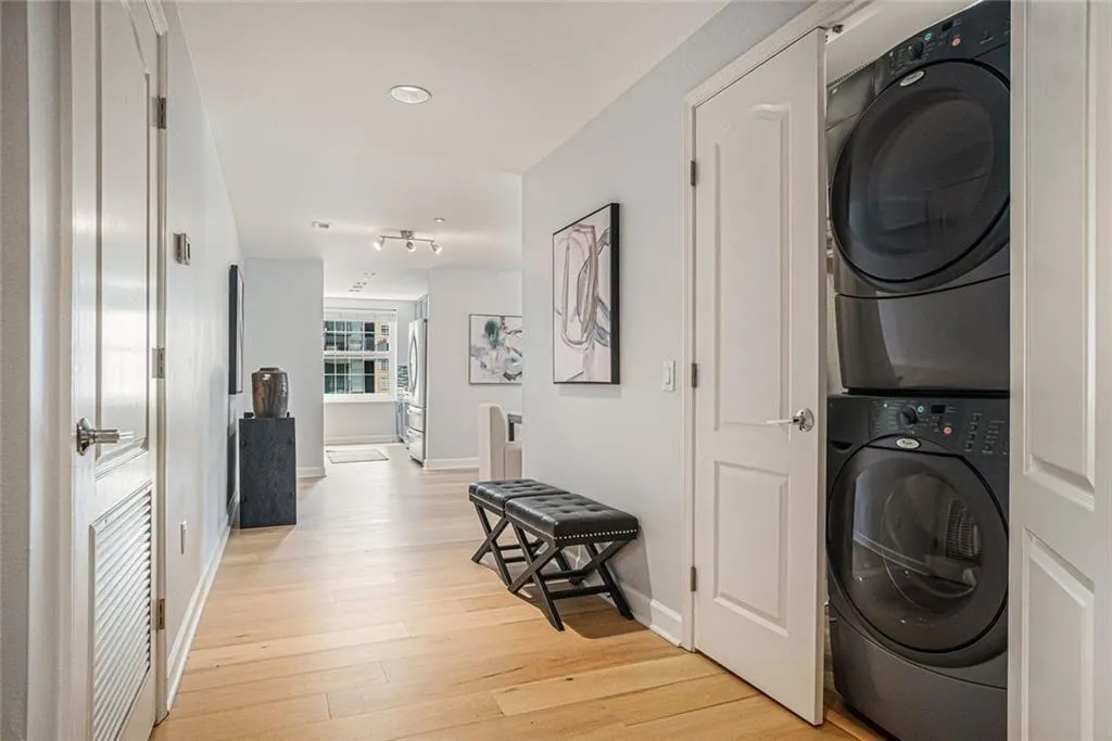 195 14th Street Ne Unit 902, Atlanta, Georgia 30309, 1 Bedroom Bedrooms, ,2 BathroomsBathrooms,Residential,For Sale,195 14th Street Ne Unit 902,7632772