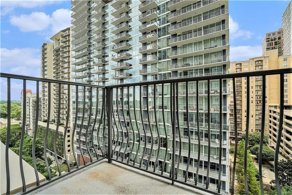 195 14th Street Ne Unit 902, Atlanta, Georgia 30309, 1 Bedroom Bedrooms, ,2 BathroomsBathrooms,Residential,For Sale,195 14th Street Ne Unit 902,7632772