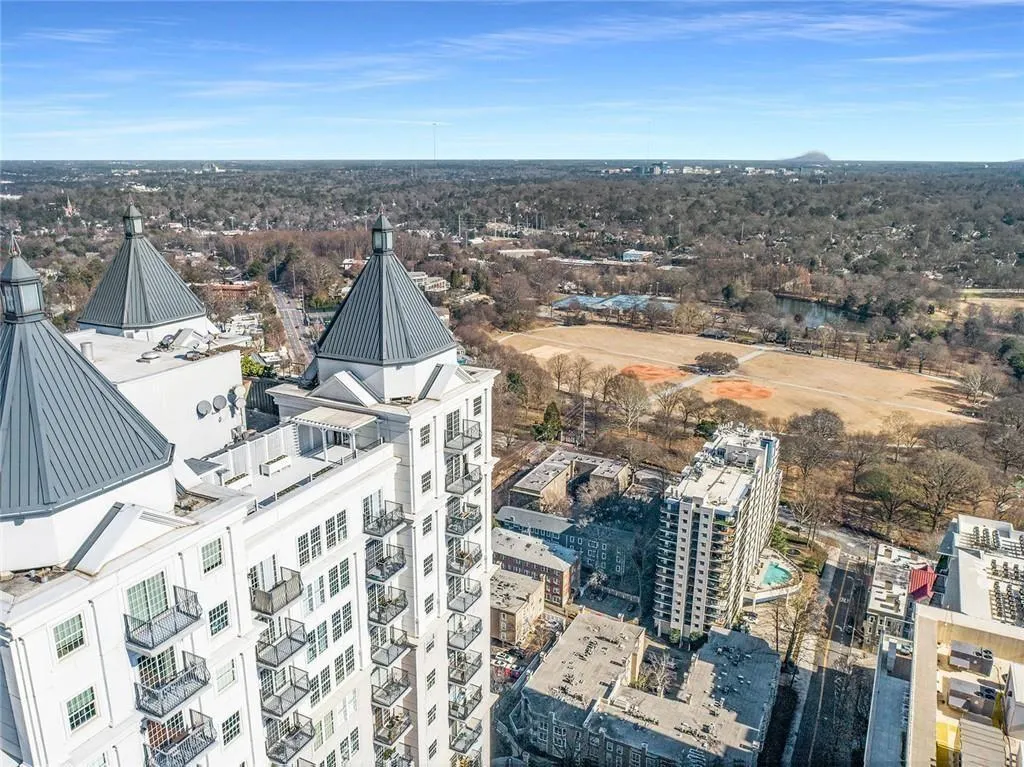 195 14th Street Ne Unit 902, Atlanta, Georgia 30309, 1 Bedroom Bedrooms, ,2 BathroomsBathrooms,Residential,For Sale,195 14th Street Ne Unit 902,7632772