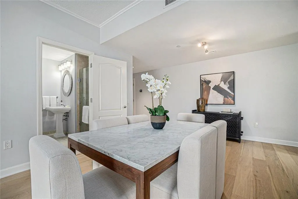 195 14th Street Ne Unit 902, Atlanta, Georgia 30309, 1 Bedroom Bedrooms, ,2 BathroomsBathrooms,Residential,For Sale,195 14th Street Ne Unit 902,7632772