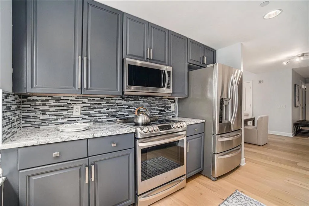195 14th Street Ne Unit 902, Atlanta, Georgia 30309, 1 Bedroom Bedrooms, ,2 BathroomsBathrooms,Residential,For Sale,195 14th Street Ne Unit 902,7632772