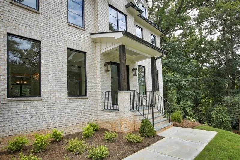 4555 Mystic Drive, Sandy Springs, Georgia 30342, 6 Bedrooms Bedrooms, ,6 BathroomsBathrooms,Residential,Sold,4555 Mystic Drive,6067695