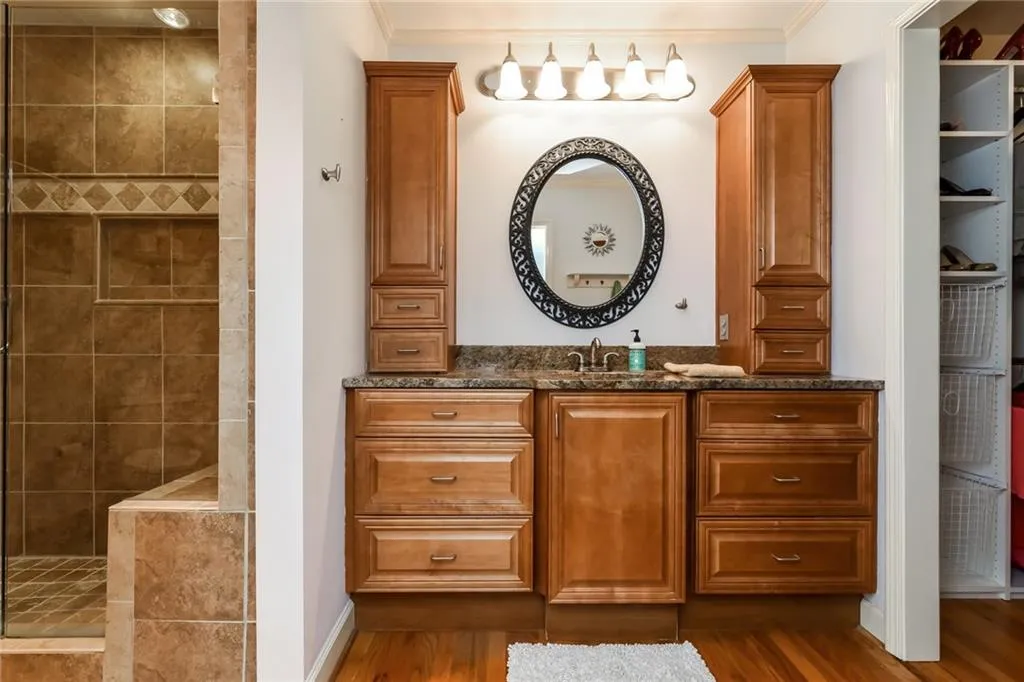 281 The South Chace, Sandy Springs, Georgia 30328, 3 Bedrooms Bedrooms, ,2 BathroomsBathrooms,Residential,Sold,281 The South Chace,5902340