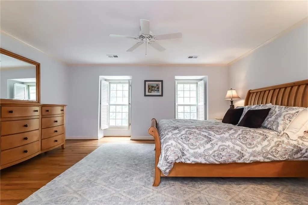 281 The South Chace, Sandy Springs, Georgia 30328, 3 Bedrooms Bedrooms, ,2 BathroomsBathrooms,Residential,Sold,281 The South Chace,5902340