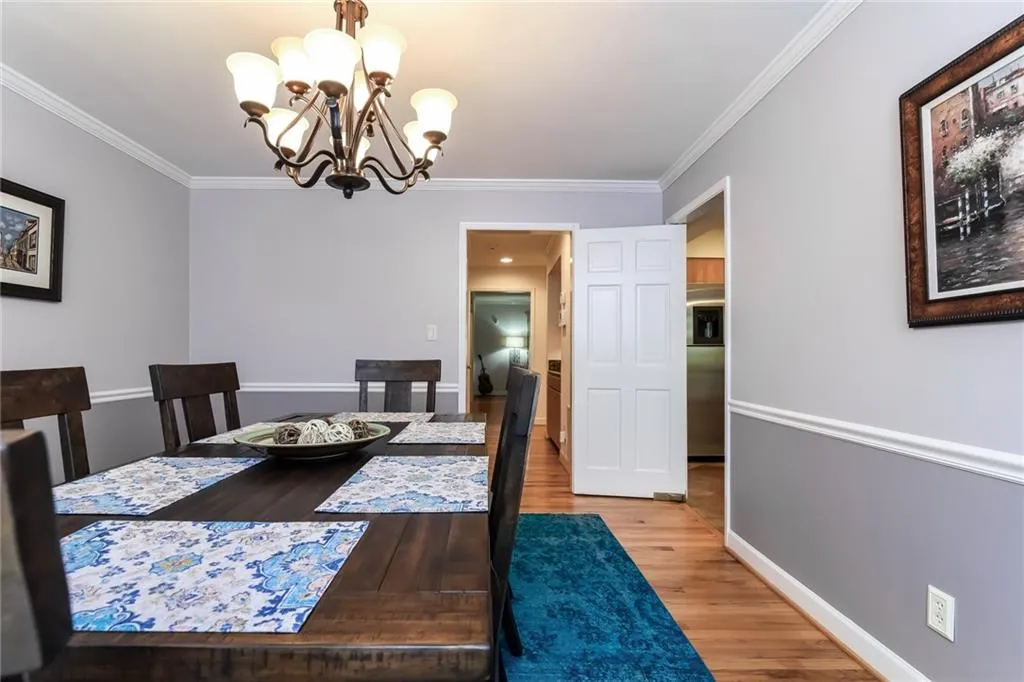 281 The South Chace, Sandy Springs, Georgia 30328, 3 Bedrooms Bedrooms, ,2 BathroomsBathrooms,Residential,Sold,281 The South Chace,5902340