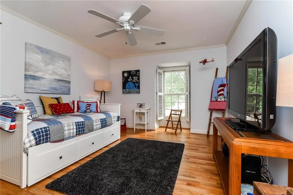 281 The South Chace, Sandy Springs, Georgia 30328, 3 Bedrooms Bedrooms, ,2 BathroomsBathrooms,Residential,Sold,281 The South Chace,5902340