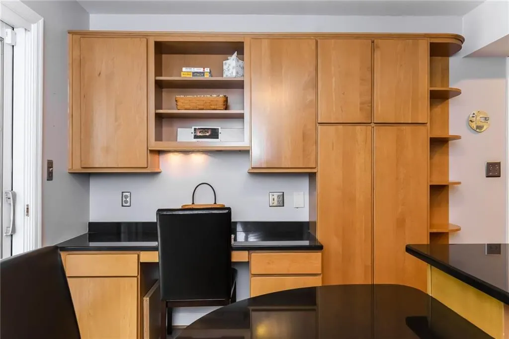 281 The South Chace, Sandy Springs, Georgia 30328, 3 Bedrooms Bedrooms, ,2 BathroomsBathrooms,Residential,Sold,281 The South Chace,5902340