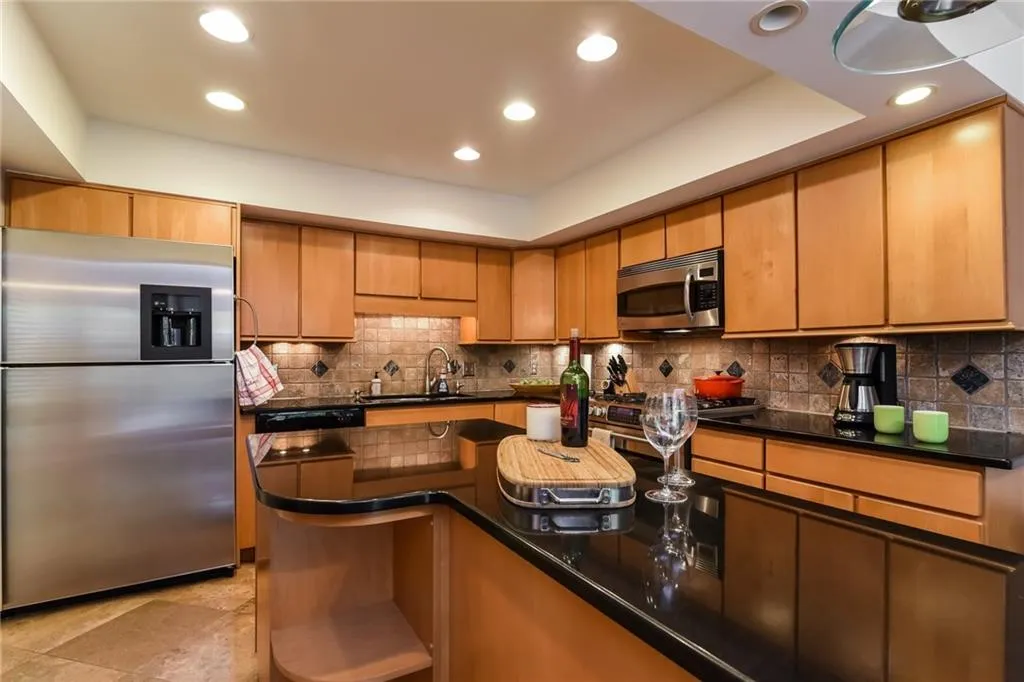 281 The South Chace, Sandy Springs, Georgia 30328, 3 Bedrooms Bedrooms, ,2 BathroomsBathrooms,Residential,Sold,281 The South Chace,5902340