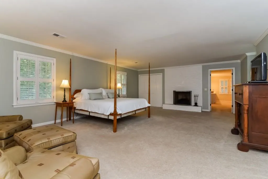 7975 Spalding Hills, Atlanta, Georgia 30350, 7 Bedrooms Bedrooms, ,3 BathroomsBathrooms,Residential,Sold,7975 Spalding Hills,5743504