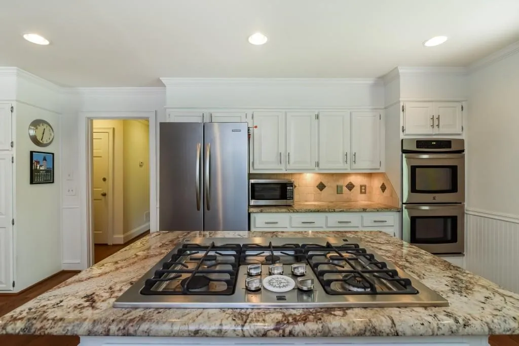 7975 Spalding Hills, Atlanta, Georgia 30350, 7 Bedrooms Bedrooms, ,3 BathroomsBathrooms,Residential,Sold,7975 Spalding Hills,5743504