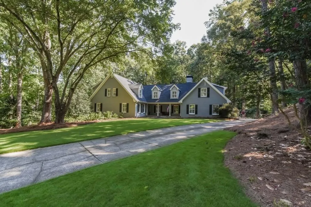 7975 Spalding Hills, Atlanta, Georgia 30350, 7 Bedrooms Bedrooms, ,3 BathroomsBathrooms,Residential,Sold,7975 Spalding Hills,5743504