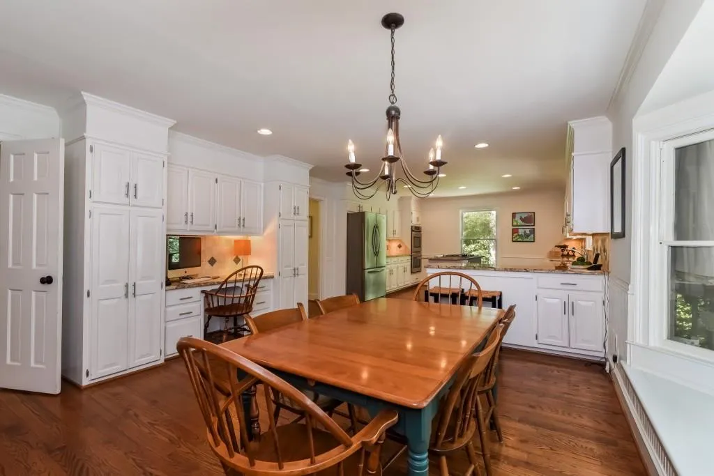 7975 Spalding Hills, Atlanta, Georgia 30350, 7 Bedrooms Bedrooms, ,3 BathroomsBathrooms,Residential,Sold,7975 Spalding Hills,5743504