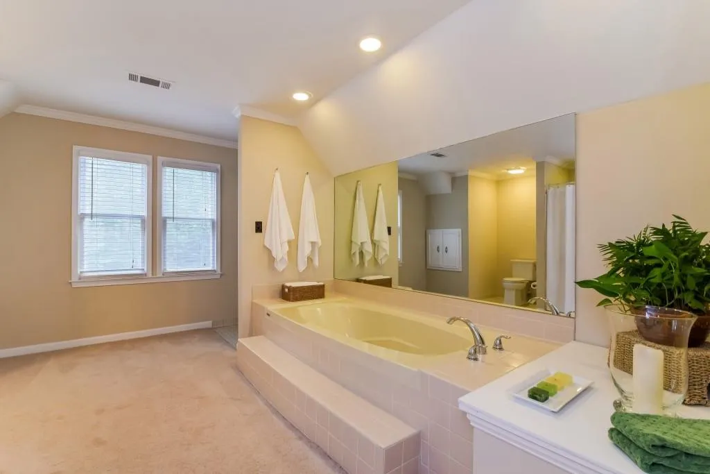 7975 Spalding Hills, Atlanta, Georgia 30350, 7 Bedrooms Bedrooms, ,3 BathroomsBathrooms,Residential,Sold,7975 Spalding Hills,5743504