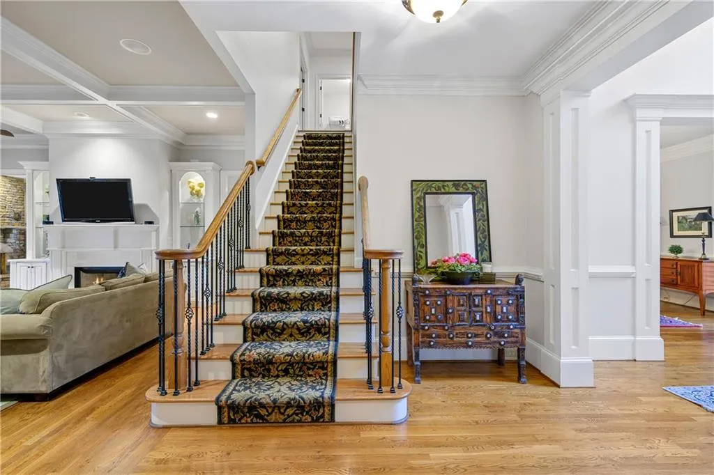 422 Meadow Watch Lane, Sandy Springs, Georgia 30350, 6 Bedrooms Bedrooms, ,6 BathroomsBathrooms,Residential,Sold,422 Meadow Watch Lane,6676457