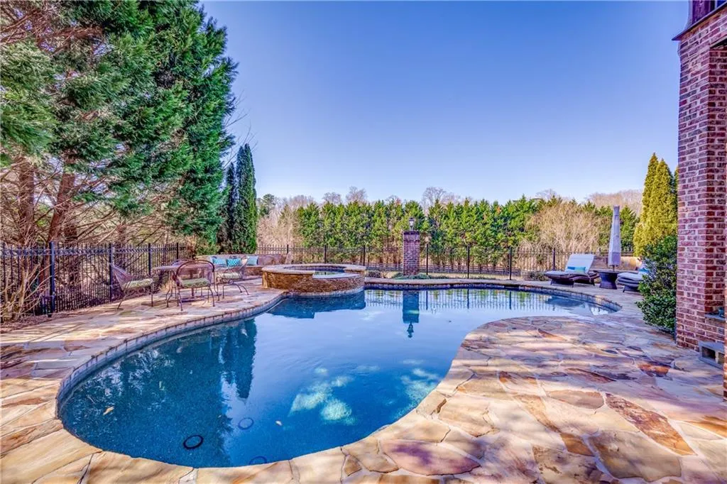 422 Meadow Watch Lane, Sandy Springs, Georgia 30350, 6 Bedrooms Bedrooms, ,6 BathroomsBathrooms,Residential,Sold,422 Meadow Watch Lane,6676457
