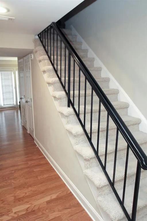 6980 Roswell Road Unit O1, Sandy Springs, Georgia 30328, 3 Bedrooms Bedrooms, ,2 BathroomsBathrooms,Residential,Sold,6980 Roswell Road Unit O1,5818056