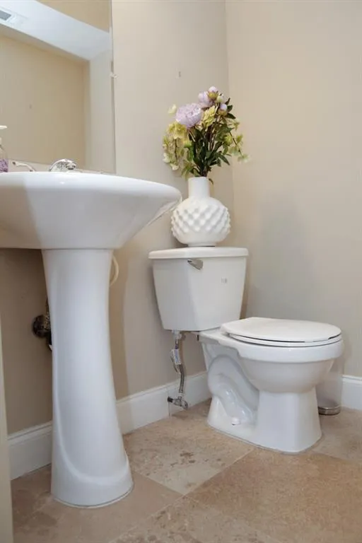 6980 Roswell Road Unit O1, Sandy Springs, Georgia 30328, 3 Bedrooms Bedrooms, ,2 BathroomsBathrooms,Residential,Sold,6980 Roswell Road Unit O1,5818056