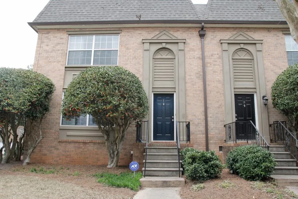 6980 Roswell Road Unit O1, Sandy Springs, Georgia 30328, 3 Bedrooms Bedrooms, ,2 BathroomsBathrooms,Residential,Sold,6980 Roswell Road Unit O1,5818056