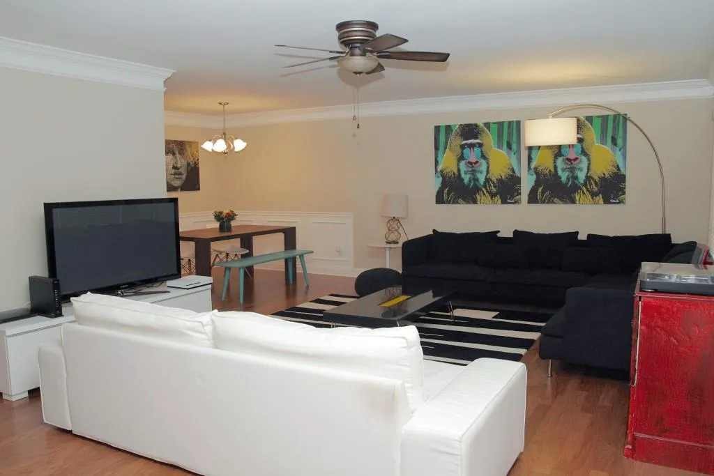 6980 Roswell Road Unit O1, Sandy Springs, Georgia 30328, 3 Bedrooms Bedrooms, ,2 BathroomsBathrooms,Residential,Sold,6980 Roswell Road Unit O1,5818056