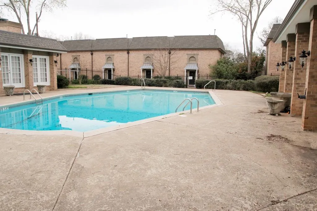 6980 Roswell Road Unit O1, Sandy Springs, Georgia 30328, 3 Bedrooms Bedrooms, ,2 BathroomsBathrooms,Residential,Sold,6980 Roswell Road Unit O1,5818056