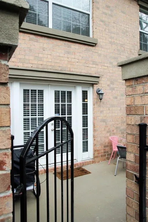 6980 Roswell Road Unit O1, Sandy Springs, Georgia 30328, 3 Bedrooms Bedrooms, ,2 BathroomsBathrooms,Residential,Sold,6980 Roswell Road Unit O1,5818056