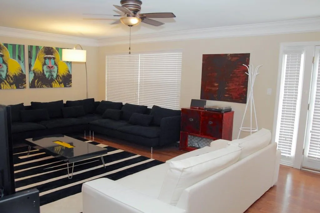 6980 Roswell Road Unit O1, Sandy Springs, Georgia 30328, 3 Bedrooms Bedrooms, ,2 BathroomsBathrooms,Residential,Sold,6980 Roswell Road Unit O1,5818056