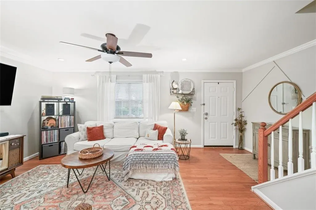6900 Roswell Road Unit J2, Atlanta, Georgia 30328, 2 Bedrooms Bedrooms, ,2 BathroomsBathrooms,Residential,Sold,6900 Roswell Road Unit J2,7567912