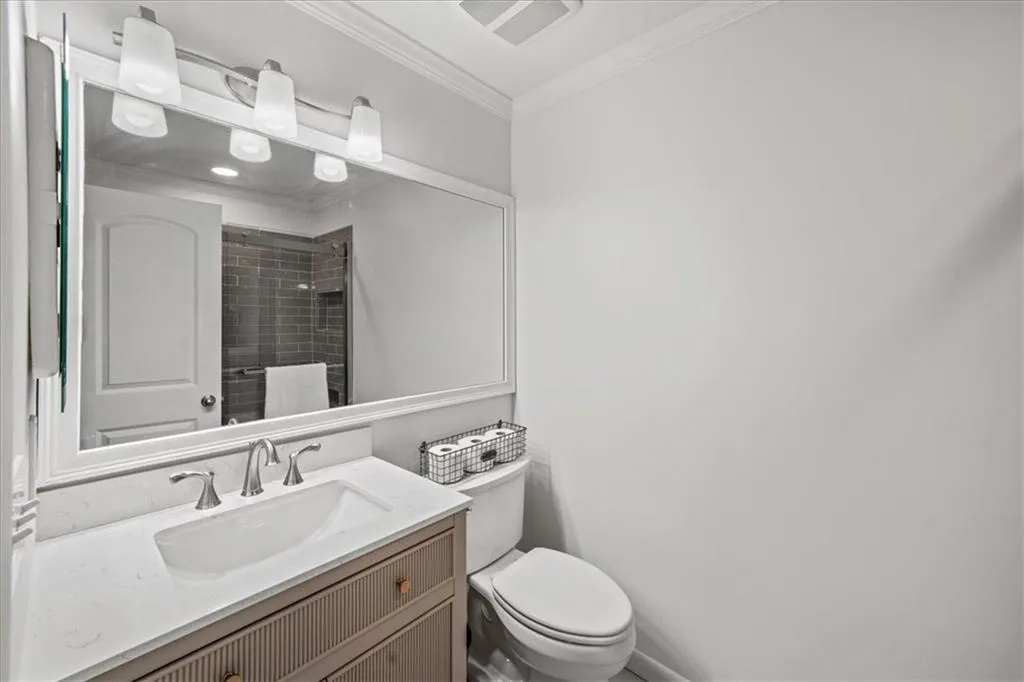 6900 Roswell Road Unit J2, Atlanta, Georgia 30328, 2 Bedrooms Bedrooms, ,2 BathroomsBathrooms,Residential,Sold,6900 Roswell Road Unit J2,7567912