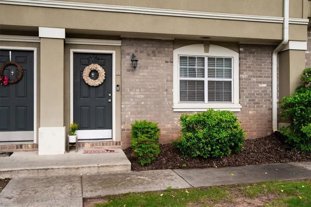 6900 Roswell Road Unit J2, Atlanta, Georgia 30328, 2 Bedrooms Bedrooms, ,2 BathroomsBathrooms,Residential,Sold,6900 Roswell Road Unit J2,7567912