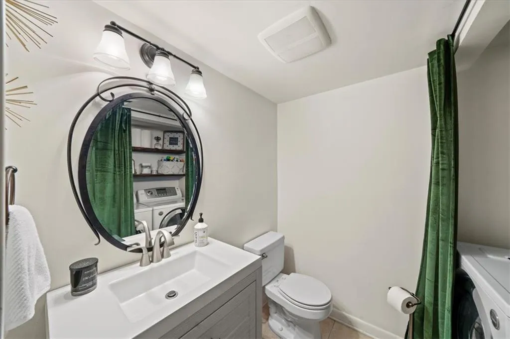6900 Roswell Road Unit J2, Atlanta, Georgia 30328, 2 Bedrooms Bedrooms, ,2 BathroomsBathrooms,Residential,Sold,6900 Roswell Road Unit J2,7567912