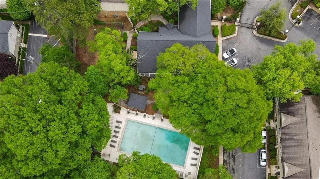 6900 Roswell Road Unit J2, Atlanta, Georgia 30328, 2 Bedrooms Bedrooms, ,2 BathroomsBathrooms,Residential,Sold,6900 Roswell Road Unit J2,7567912