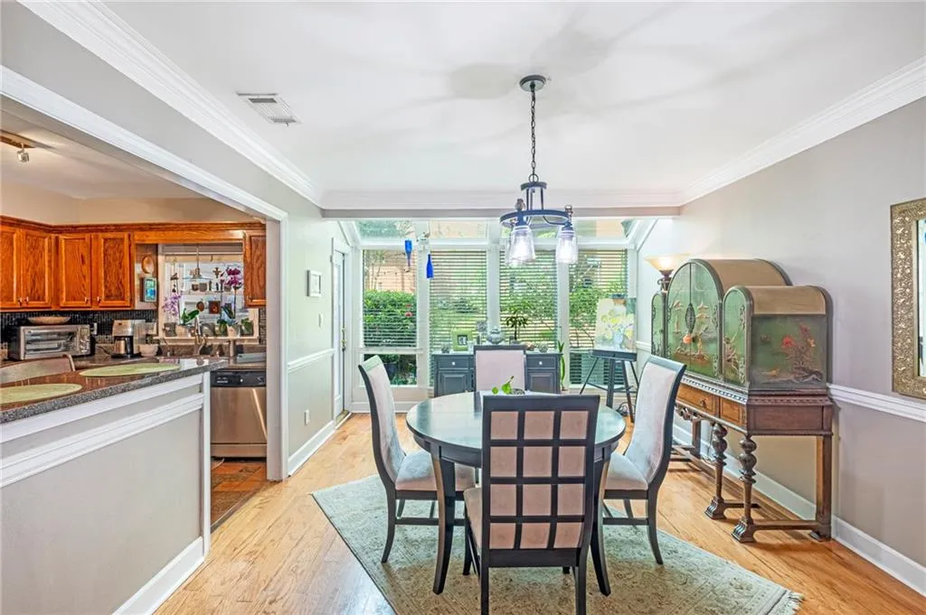 7500 Roswell Road Unit 38, Sandy Springs, Georgia 30350, 2 Bedrooms Bedrooms, ,2 BathroomsBathrooms,Residential,Sold,7500 Roswell Road Unit 38,7072148