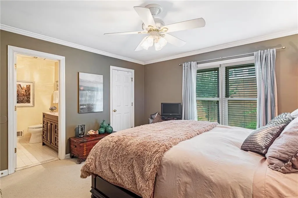 7500 Roswell Road Unit 38, Sandy Springs, Georgia 30350, 2 Bedrooms Bedrooms, ,2 BathroomsBathrooms,Residential,Sold,7500 Roswell Road Unit 38,7072148