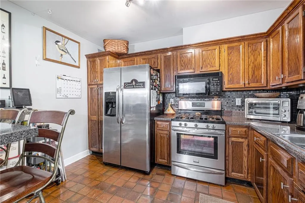 7500 Roswell Road Unit 38, Sandy Springs, Georgia 30350, 2 Bedrooms Bedrooms, ,2 BathroomsBathrooms,Residential,Sold,7500 Roswell Road Unit 38,7072148