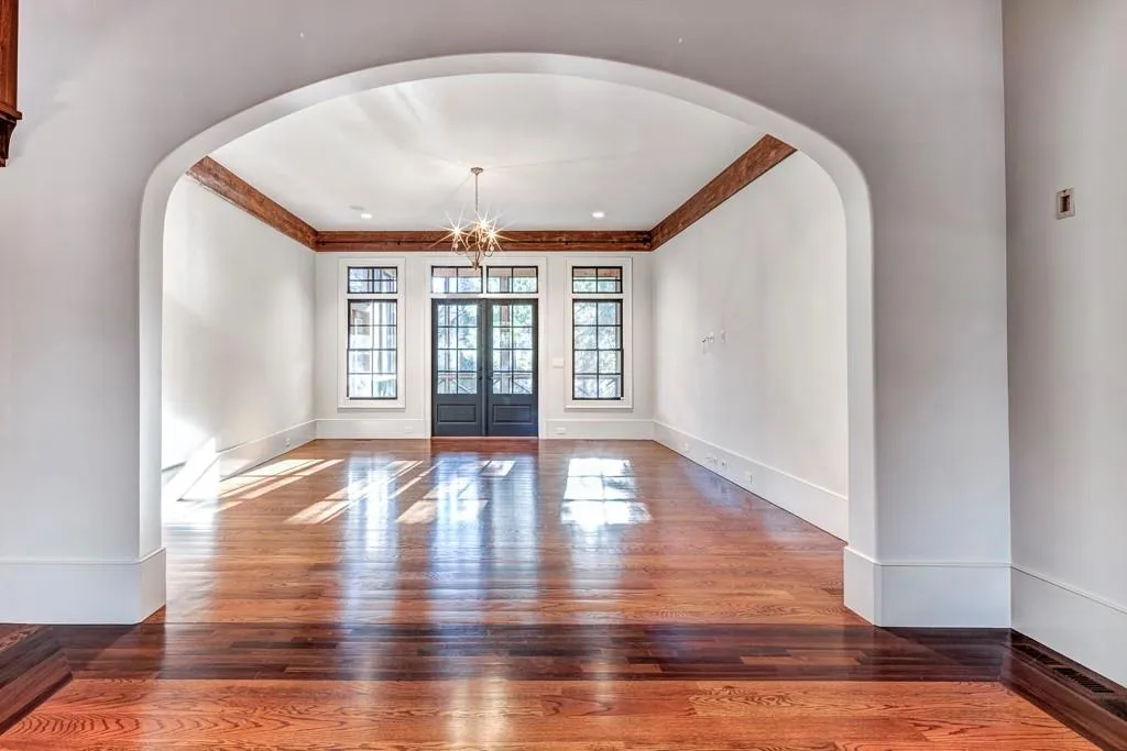 5745 Riverside Drive, Sandy Springs, Georgia 30327, 6 Bedrooms Bedrooms, ,7 BathroomsBathrooms,Residential,Sold,5745 Riverside Drive,6824645