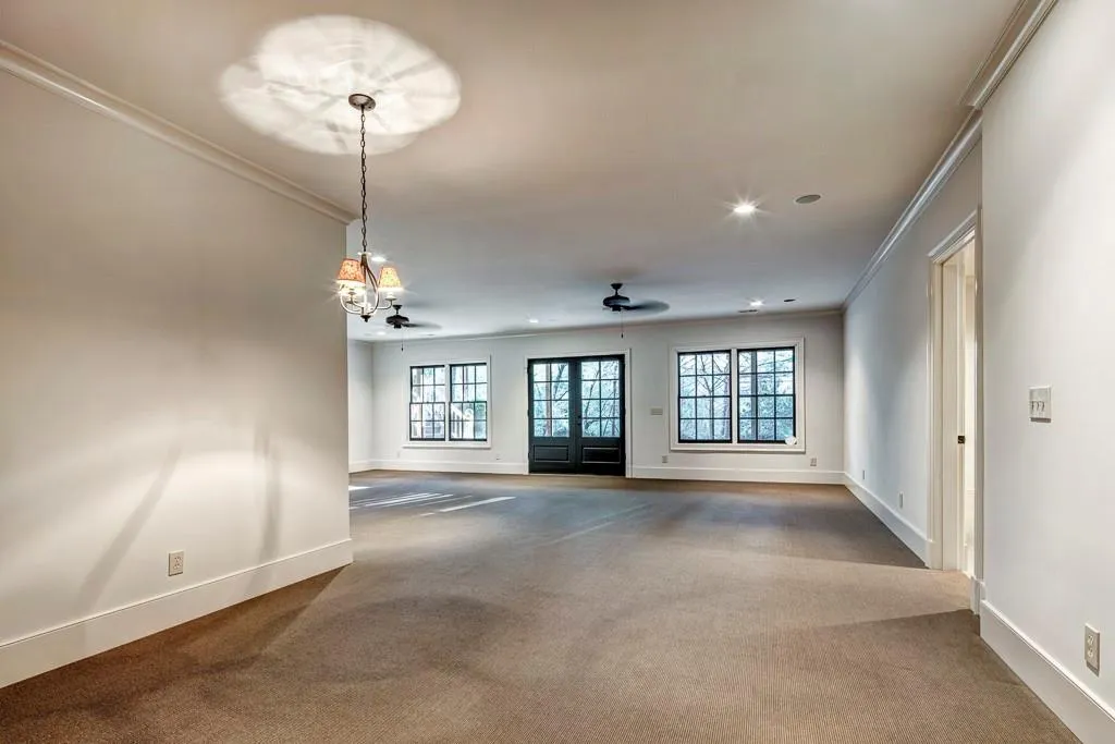 5745 Riverside Drive, Sandy Springs, Georgia 30327, 6 Bedrooms Bedrooms, ,7 BathroomsBathrooms,Residential,Sold,5745 Riverside Drive,6824645