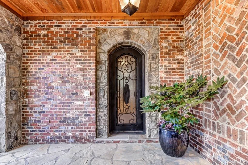 5745 Riverside Drive, Sandy Springs, Georgia 30327, 6 Bedrooms Bedrooms, ,7 BathroomsBathrooms,Residential,Sold,5745 Riverside Drive,6824645