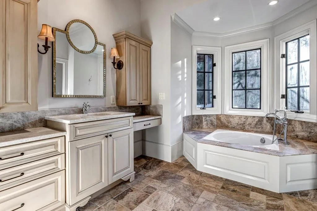 5745 Riverside Drive, Sandy Springs, Georgia 30327, 6 Bedrooms Bedrooms, ,7 BathroomsBathrooms,Residential,Sold,5745 Riverside Drive,6824645