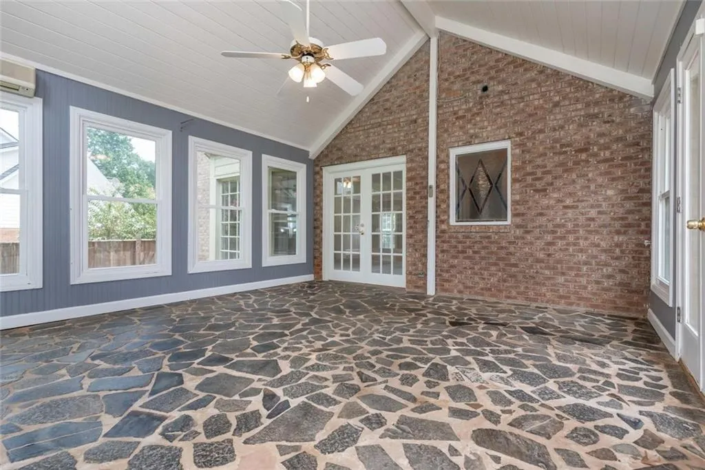 5000 Spruce Bluff Drive, Sandy Springs, Georgia 30350, 4 Bedrooms Bedrooms, ,3 BathroomsBathrooms,Residential,Sold,5000 Spruce Bluff Drive,6772712