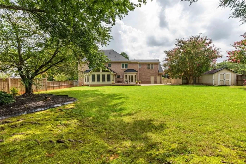 5000 Spruce Bluff Drive, Sandy Springs, Georgia 30350, 4 Bedrooms Bedrooms, ,3 BathroomsBathrooms,Residential,Sold,5000 Spruce Bluff Drive,6772712