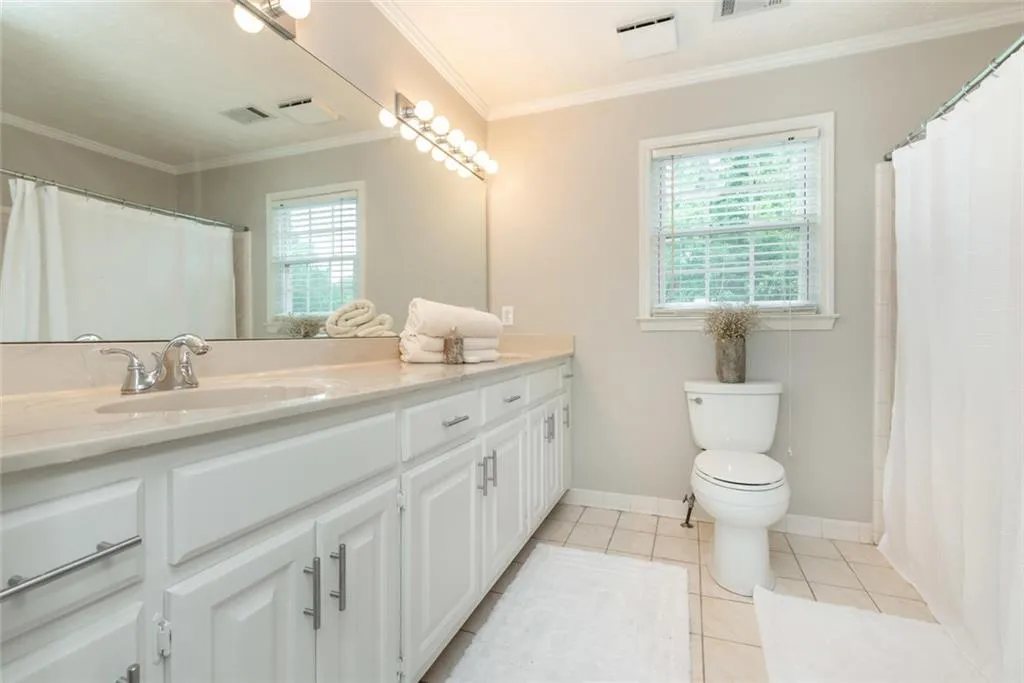 5000 Spruce Bluff Drive, Sandy Springs, Georgia 30350, 4 Bedrooms Bedrooms, ,3 BathroomsBathrooms,Residential,Sold,5000 Spruce Bluff Drive,6772712