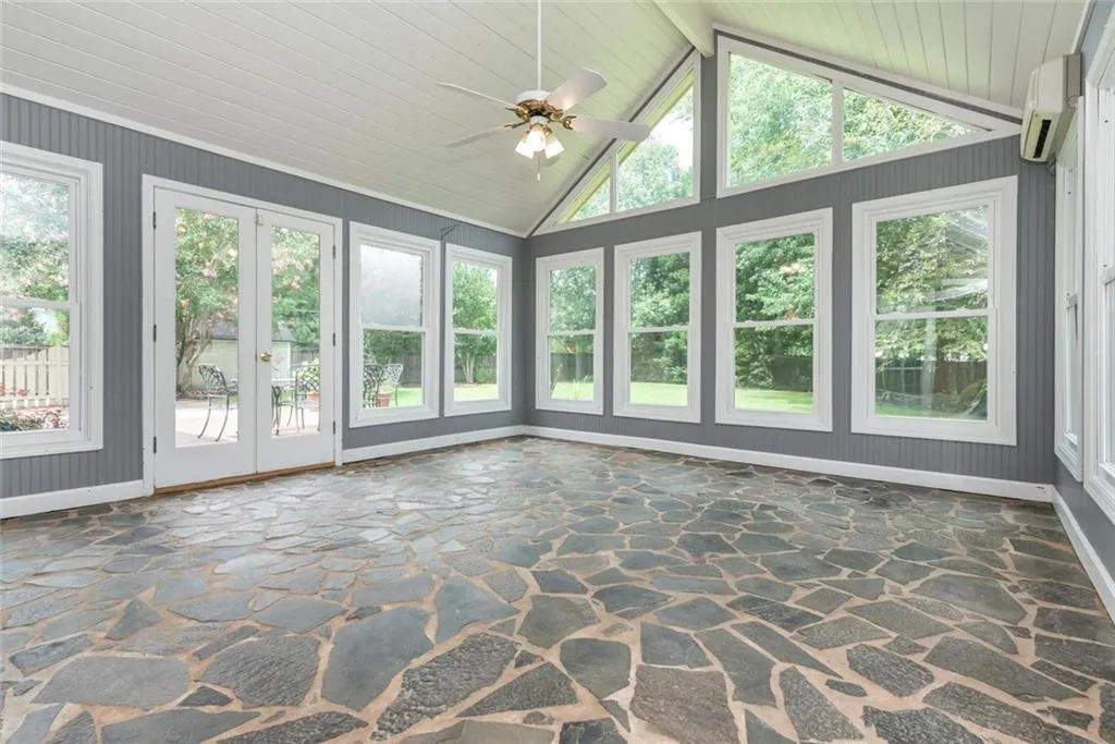 5000 Spruce Bluff Drive, Sandy Springs, Georgia 30350, 4 Bedrooms Bedrooms, ,3 BathroomsBathrooms,Residential,Sold,5000 Spruce Bluff Drive,6772712