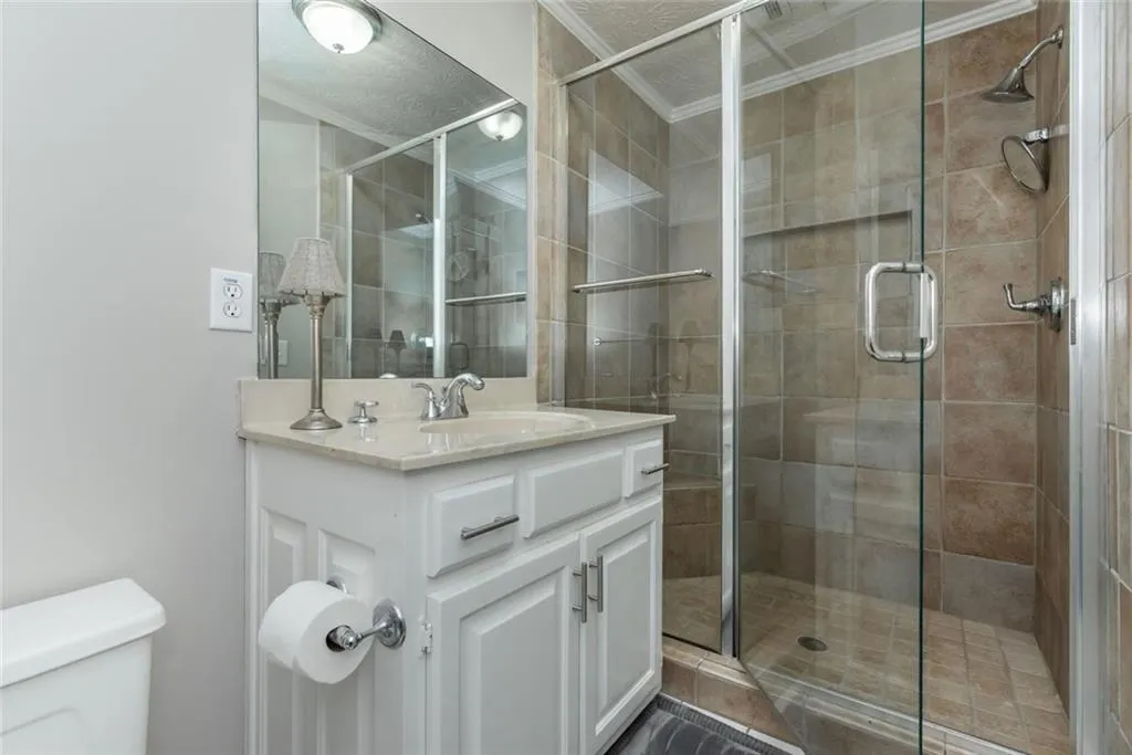 5000 Spruce Bluff Drive, Sandy Springs, Georgia 30350, 4 Bedrooms Bedrooms, ,3 BathroomsBathrooms,Residential,Sold,5000 Spruce Bluff Drive,6772712