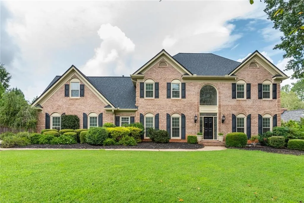 5000 Spruce Bluff Drive, Sandy Springs, Georgia 30350, 4 Bedrooms Bedrooms, ,3 BathroomsBathrooms,Residential,Sold,5000 Spruce Bluff Drive,6772712